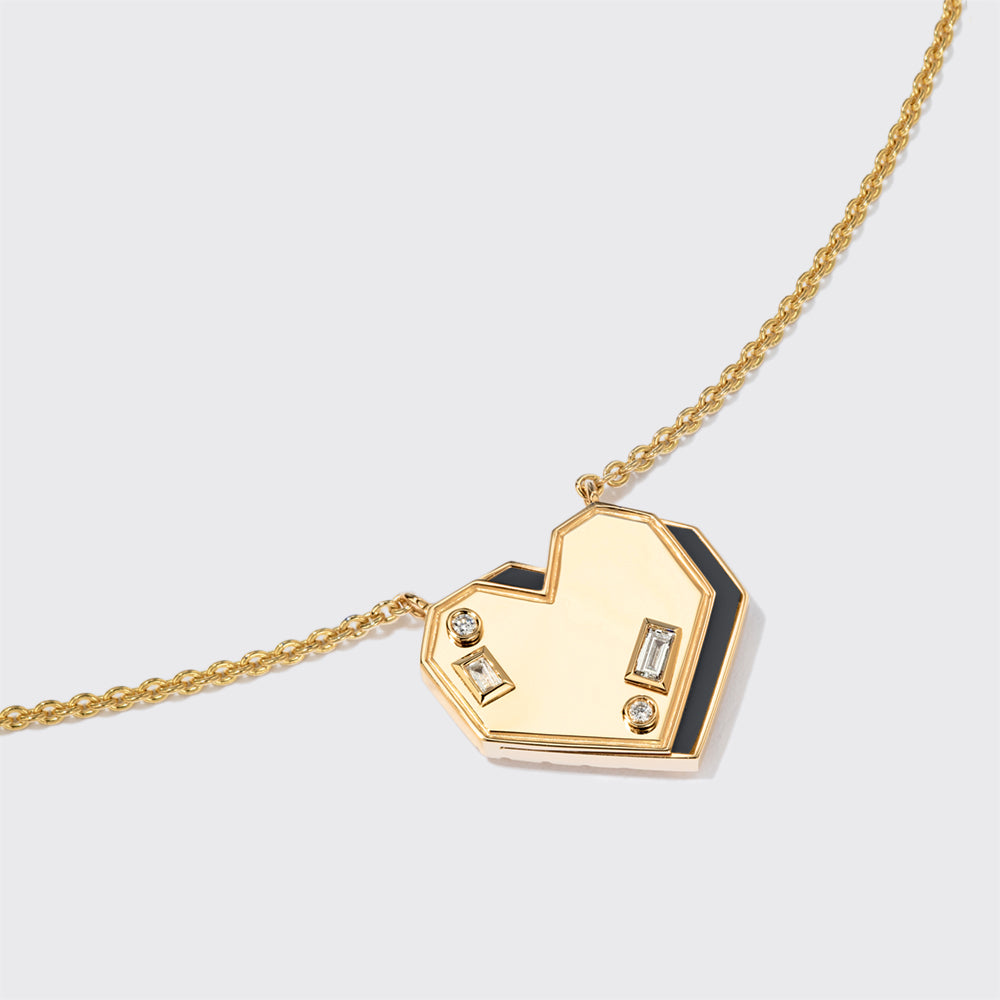 ONYX YELLOW GOLD HEART NECKLACE